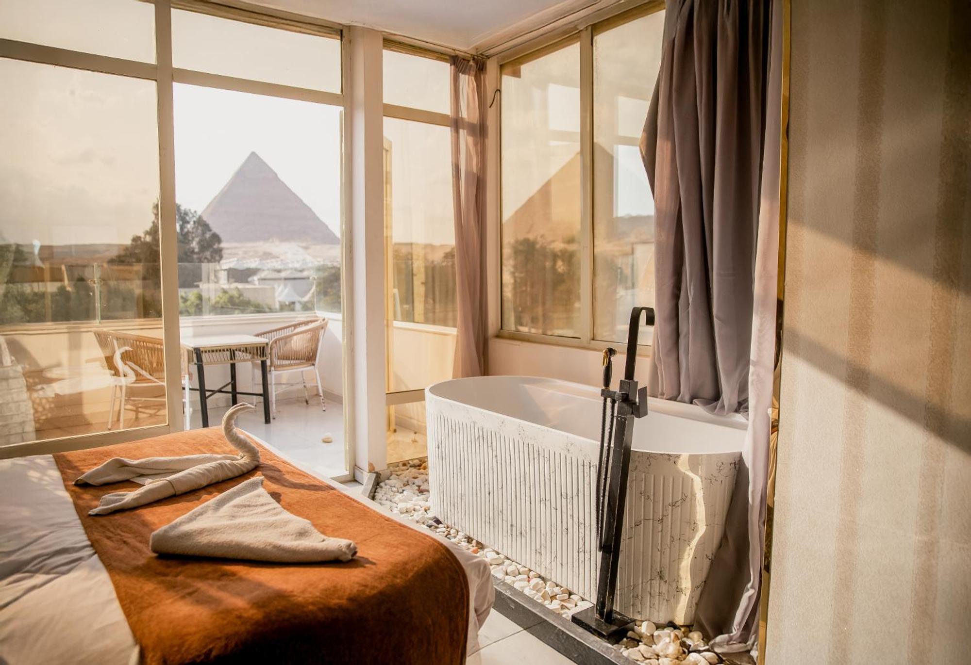 Pyramids Shadow Hotel